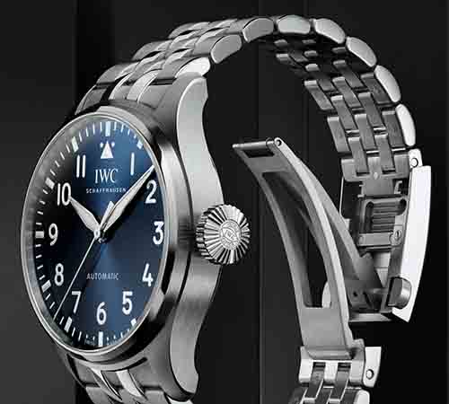 天津万国维修日报：手表频繁保养会影响手表的正常